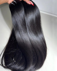 Extensions de cheveux bruts authentiques et raides