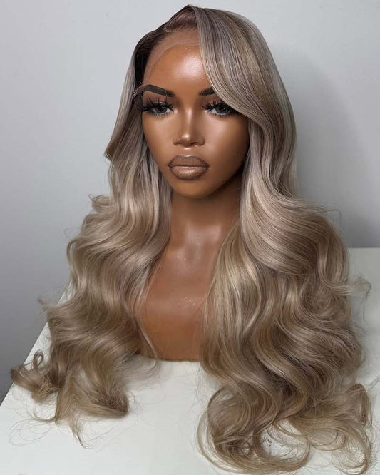 Gloria | Peruca de renda de cabelo humano loiro acinzentado ondulado natural