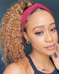 Sarah | Perruque bandeau en cheveux naturels bouclés blond miel