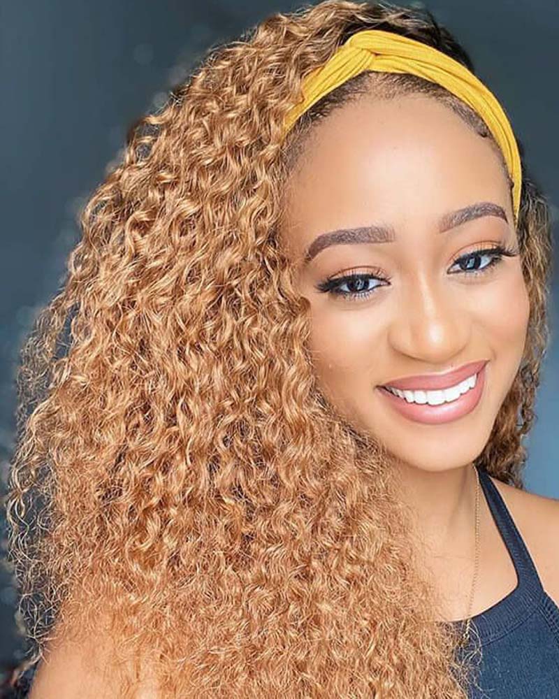 Sarah | Perruque bandeau en cheveux naturels bouclés blond miel
