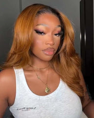 Claudia | Perruque en cheveux naturels blond roux avec racines foncées, sans colle, avec dentelle HD