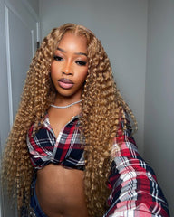 Serena | Perruque sans colle avec lace frontale et closure HD blond miel bouclé, HD