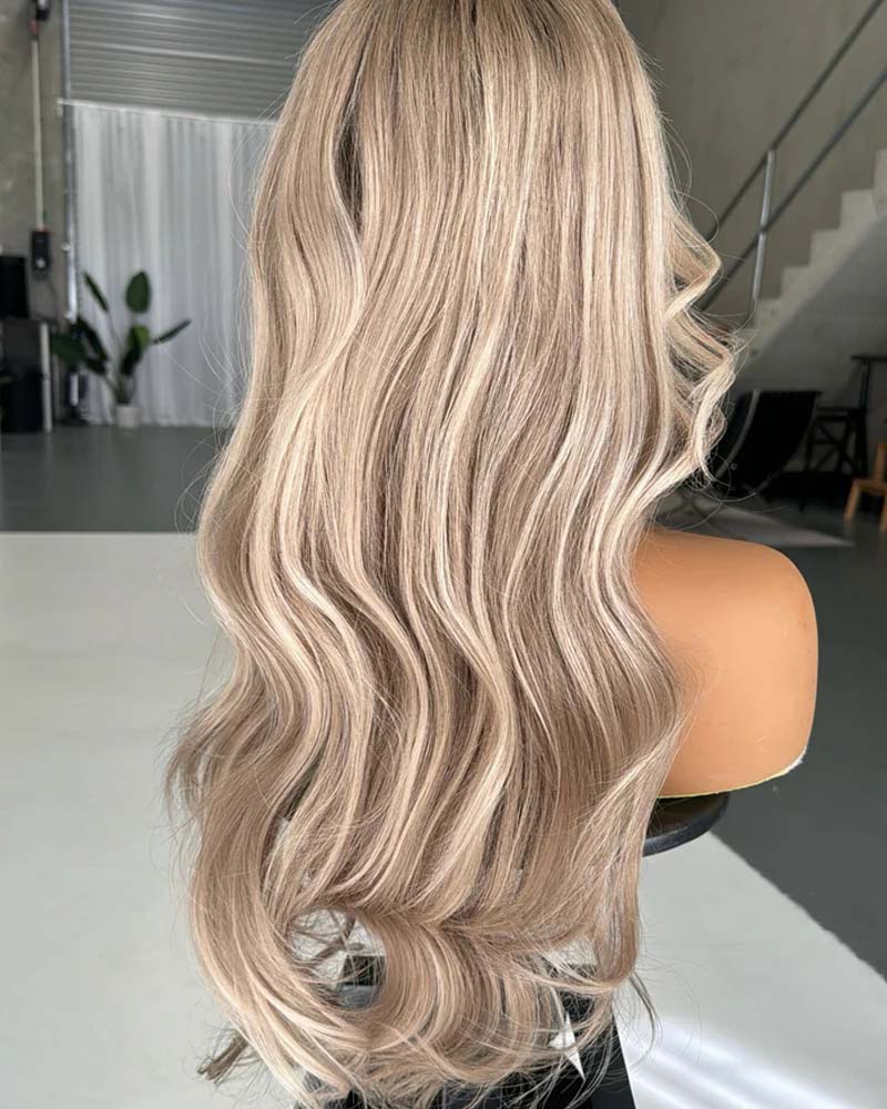 Gloria | Peruca de renda de cabelo humano loiro acinzentado ondulado natural